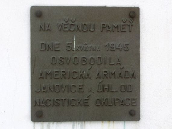 pamětní deska osvobození Janovice
