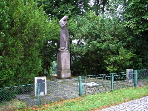 pomník padlých WWI i II, Bechyně
