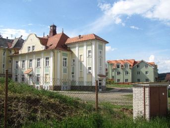zámek Újezdec u Mochtína