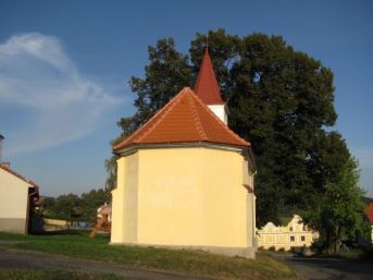 kaple Dvory