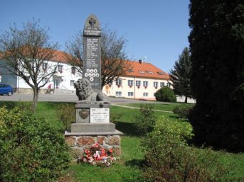 pomník padlých WWI i II, Olešník