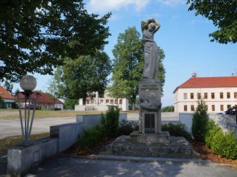 pomník padlých WWI i II, Chlum u Třeboně