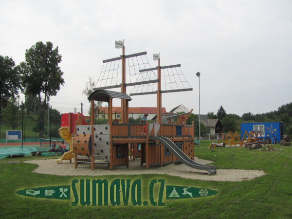 dětské hřiště Podeřiště