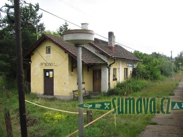 vlaková zastávka Petrovice nad Úhlavou
