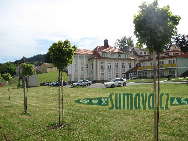 zámek Újezdec (u Mochtína)